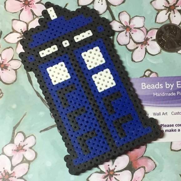 TARDIS Magnet - Nerdy Geeky Pixel Art - Doctor Who Fridge Magnet - Locker Magnet - Picture 1 of 5